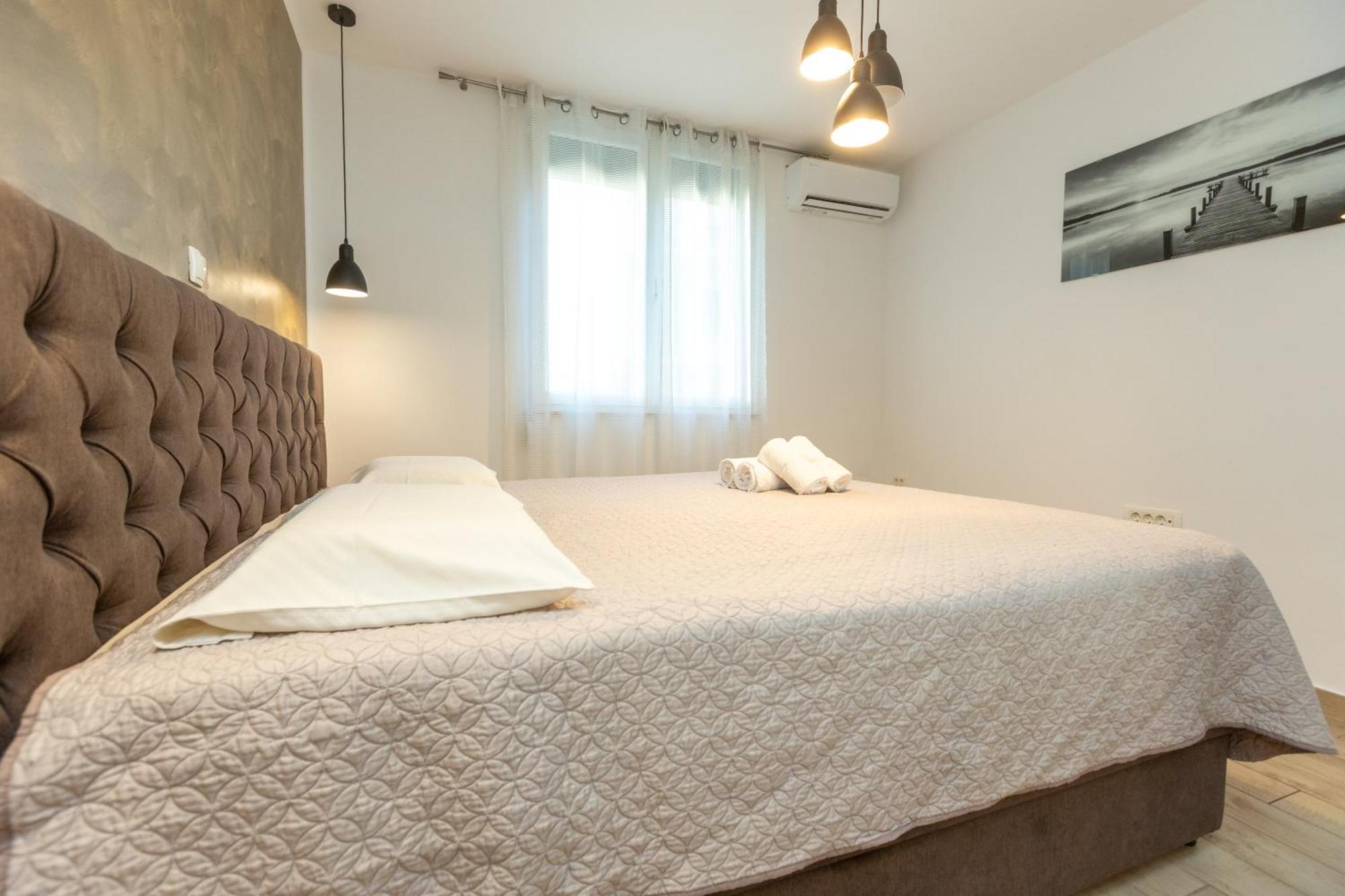Deluxe Apartment Near The Bridge Zadar Bagian luar foto