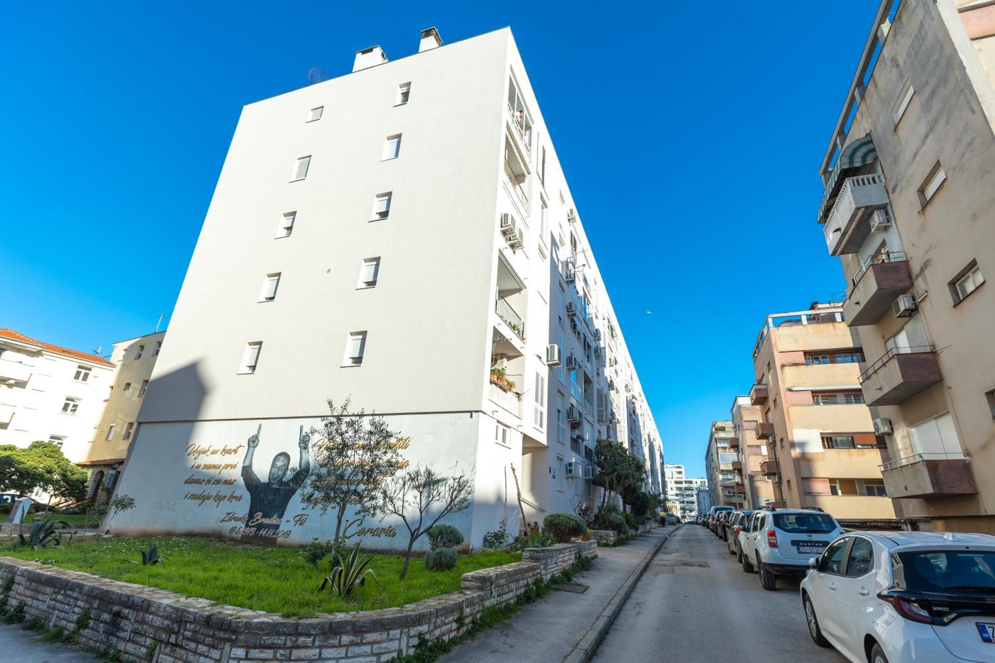 Deluxe Apartment Near The Bridge Zadar Bagian luar foto