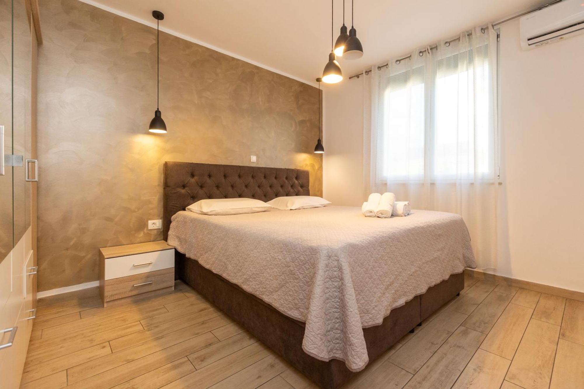 Deluxe Apartment Near The Bridge Zadar Bagian luar foto