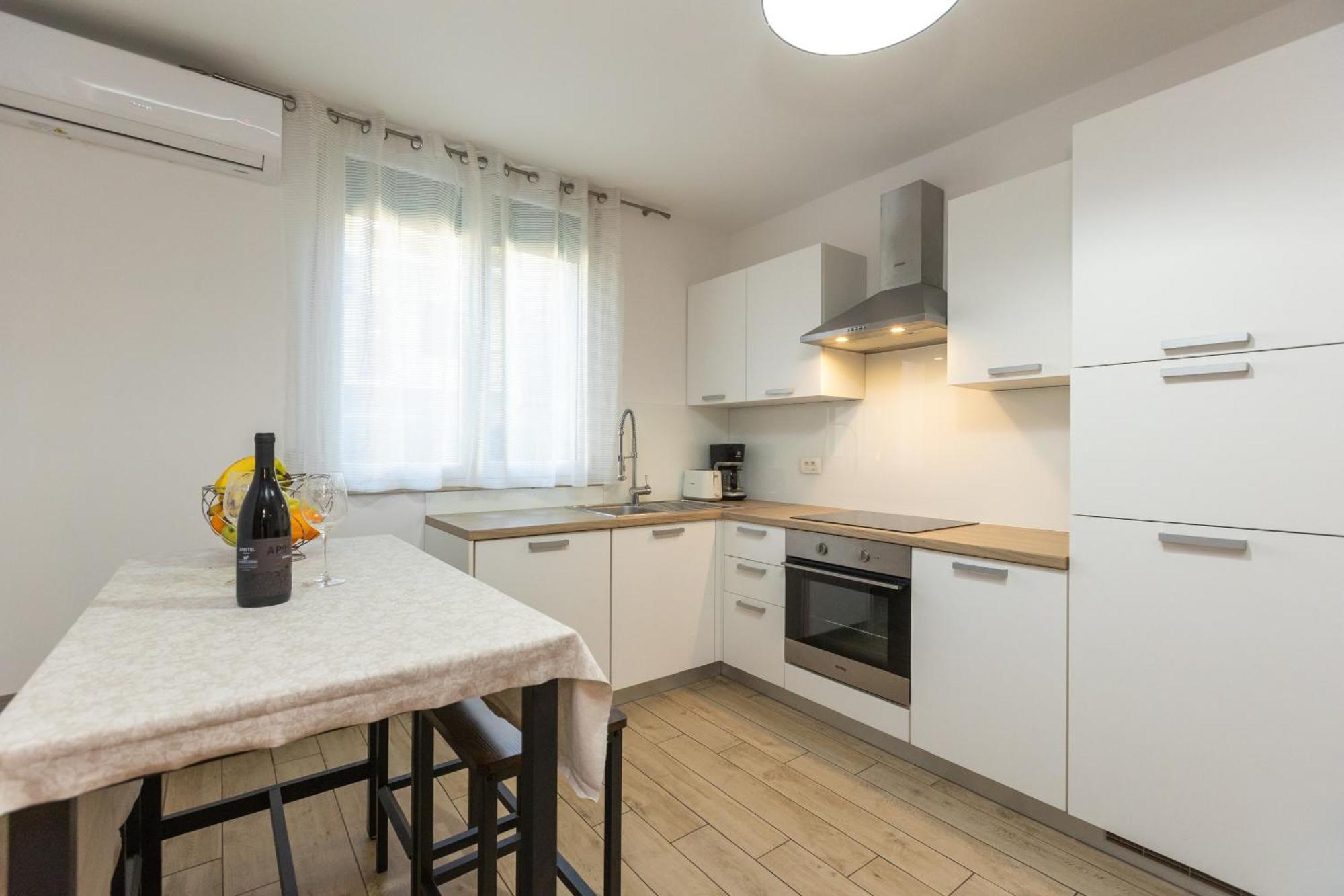Deluxe Apartment Near The Bridge Zadar Bagian luar foto