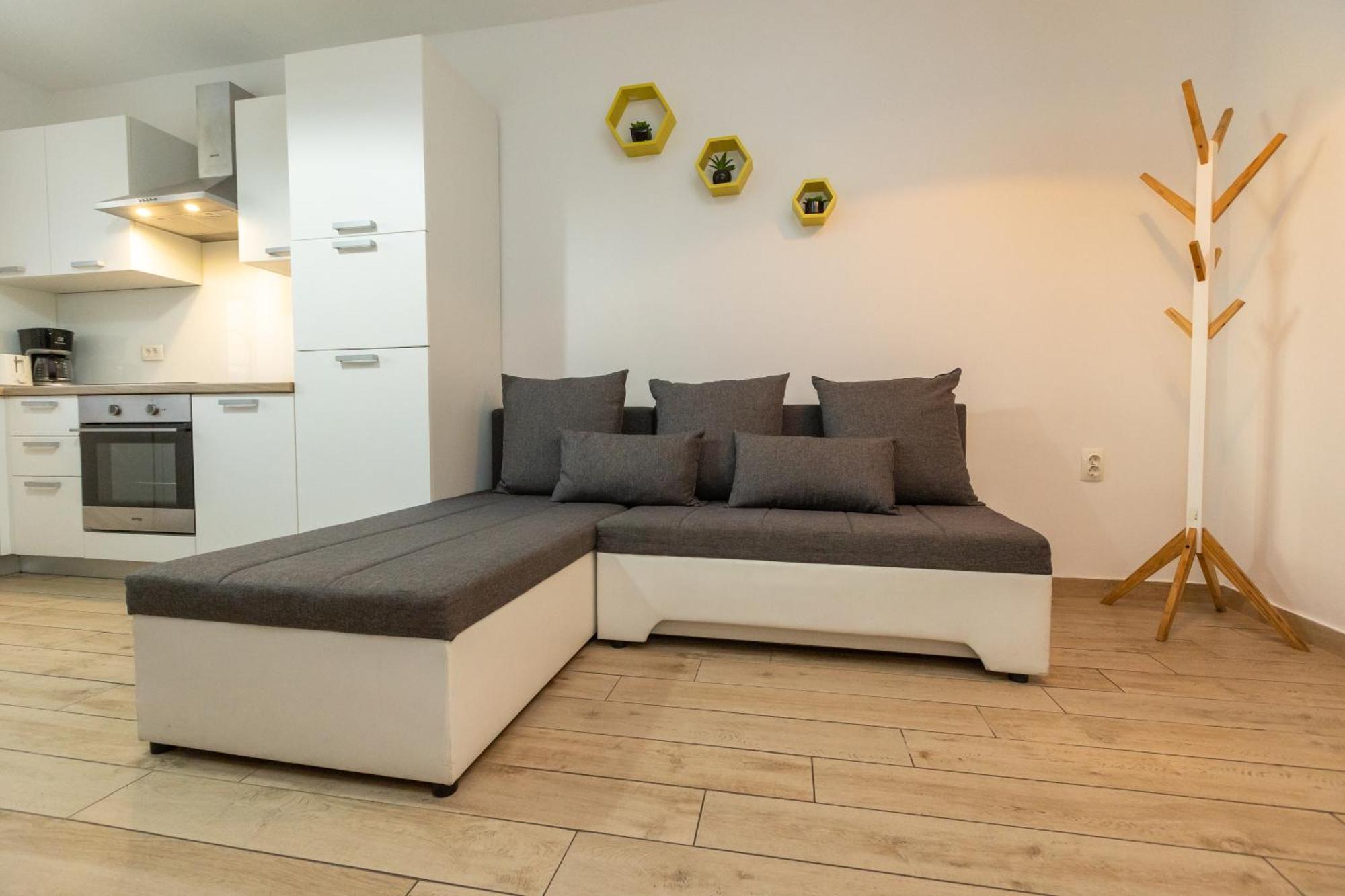 Deluxe Apartment Near The Bridge Zadar Bagian luar foto