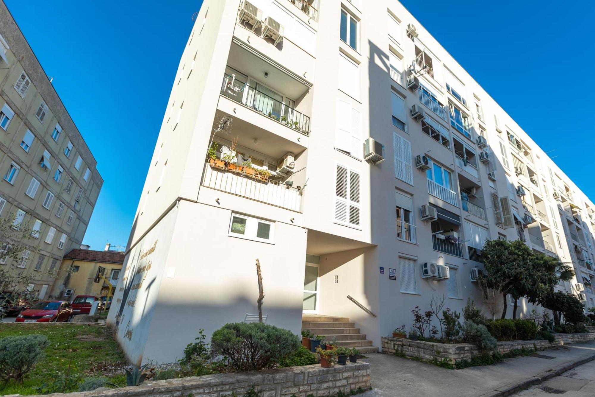 Deluxe Apartment Near The Bridge Zadar Bagian luar foto