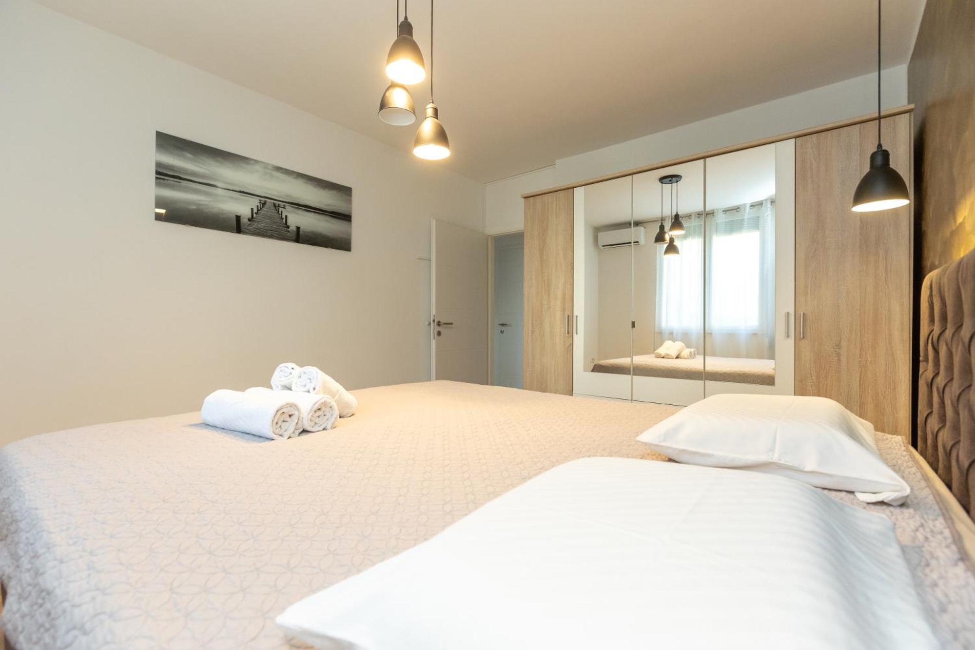 Deluxe Apartment Near The Bridge Zadar Bagian luar foto