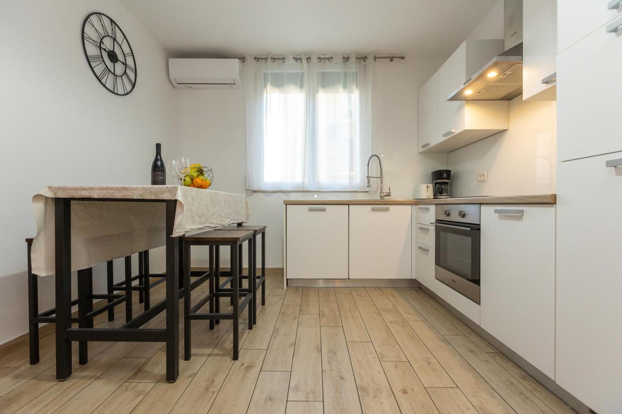 Deluxe Apartment Near The Bridge Zadar Bagian luar foto